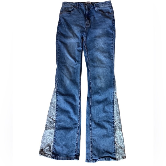 Forever 21 Denim - Forever 21 Flare jeans